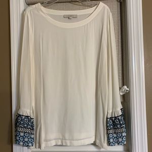 Cream bell sleeve top w/ blue geometric cuffs